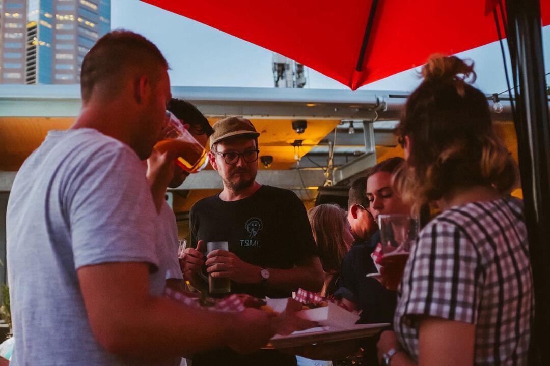 Boozy History and Hidden Bars Tour - Gift Voucher or Instant Booking - Melbourne VIC