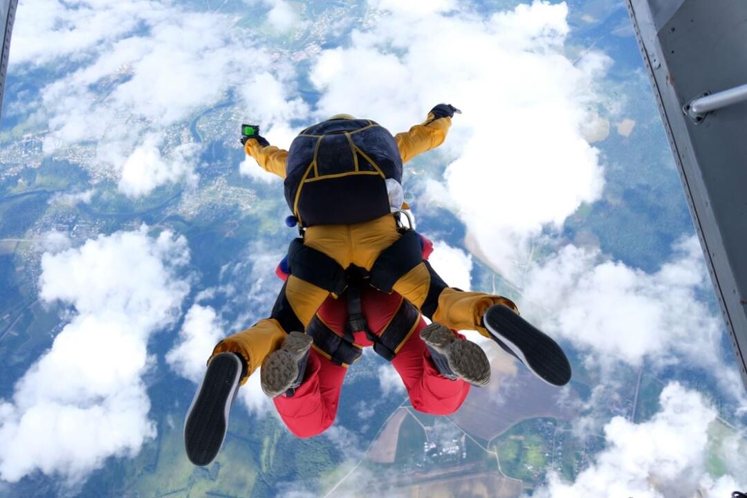 Noosa 13000 ft Midweek Tandem Skydive Marcoola QLD