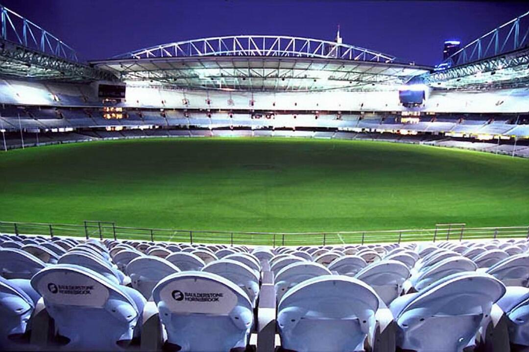 Sports Lovers Walking Tour - Gift Voucher or Instant Booking - Melbourne VIC