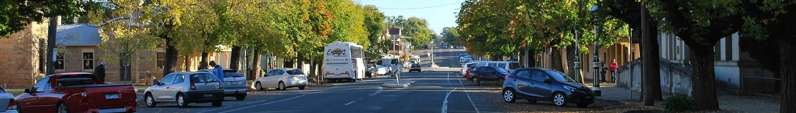 A street in Beechworth, Victoria in Autumn