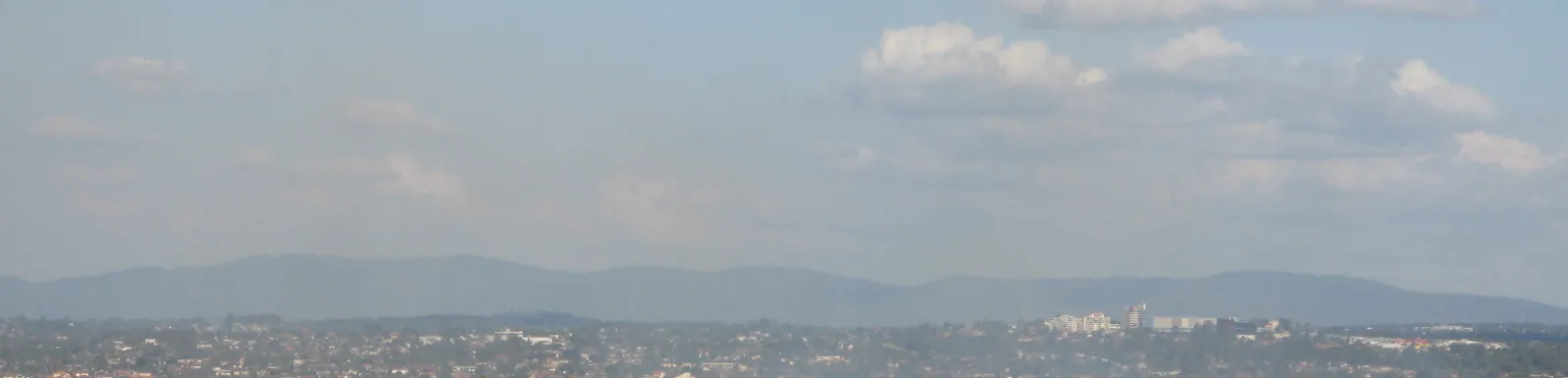 A panorama of the Dandenong Ranges, view from Heidelberg towards Doncaster, looking east. Photo taken by Nick carson in February 2009.