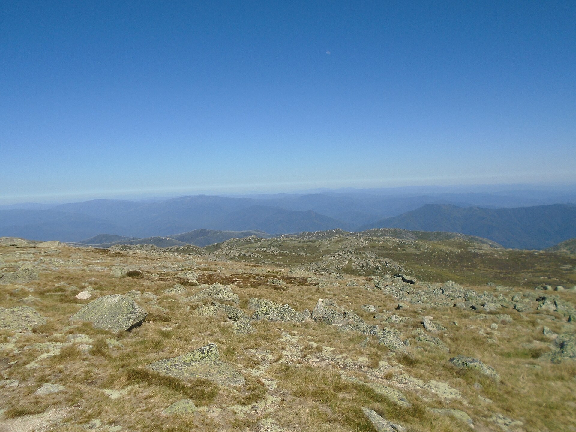 Sněžné hory z vrcholu Mount Kosciuszko